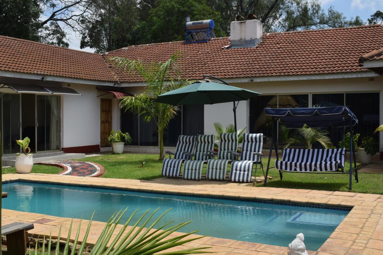 The Crown Inn Guest House Northwood ภายนอก รูปภาพ