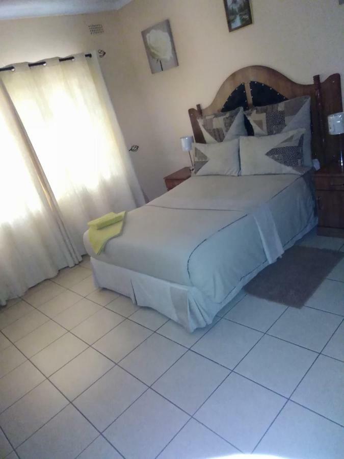 The Crown Inn Guest House Northwood ภายนอก รูปภาพ