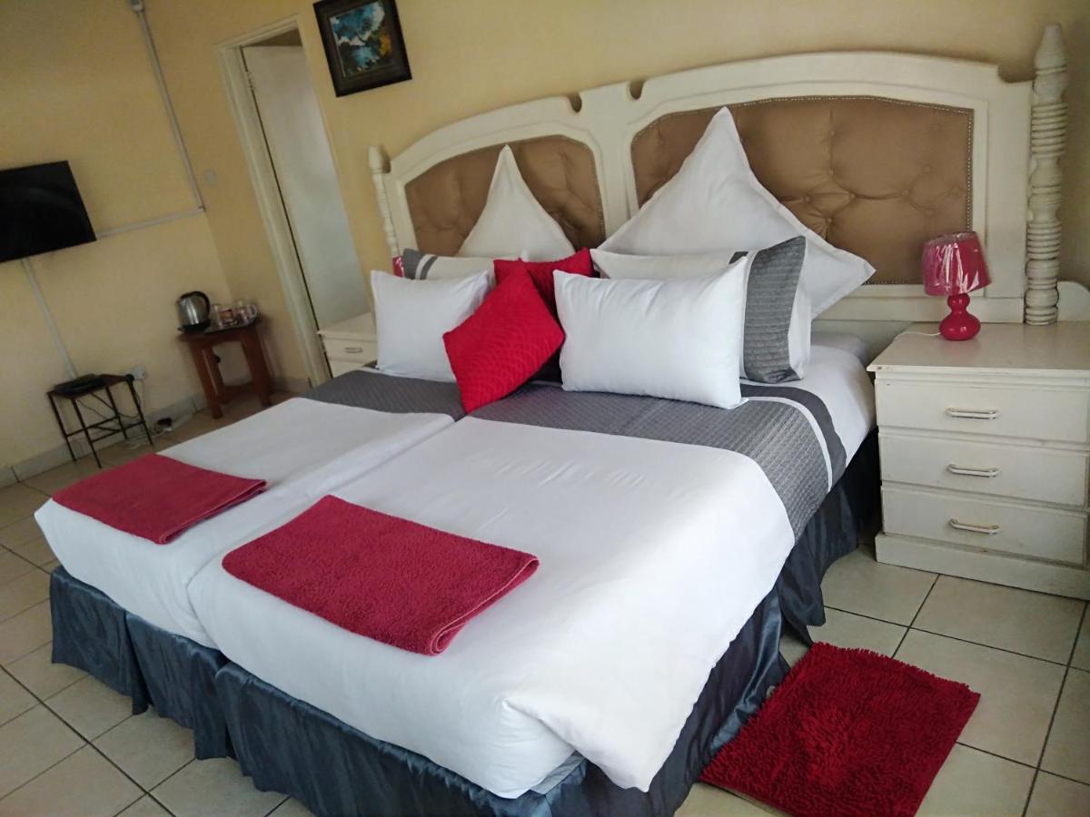 The Crown Inn Guest House Northwood ภายนอก รูปภาพ