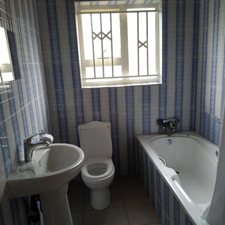 The Crown Inn Guest House Northwood ภายนอก รูปภาพ